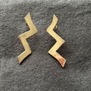 Silver zig zag earrings from Mexico. Look like Paloma Picasso style!